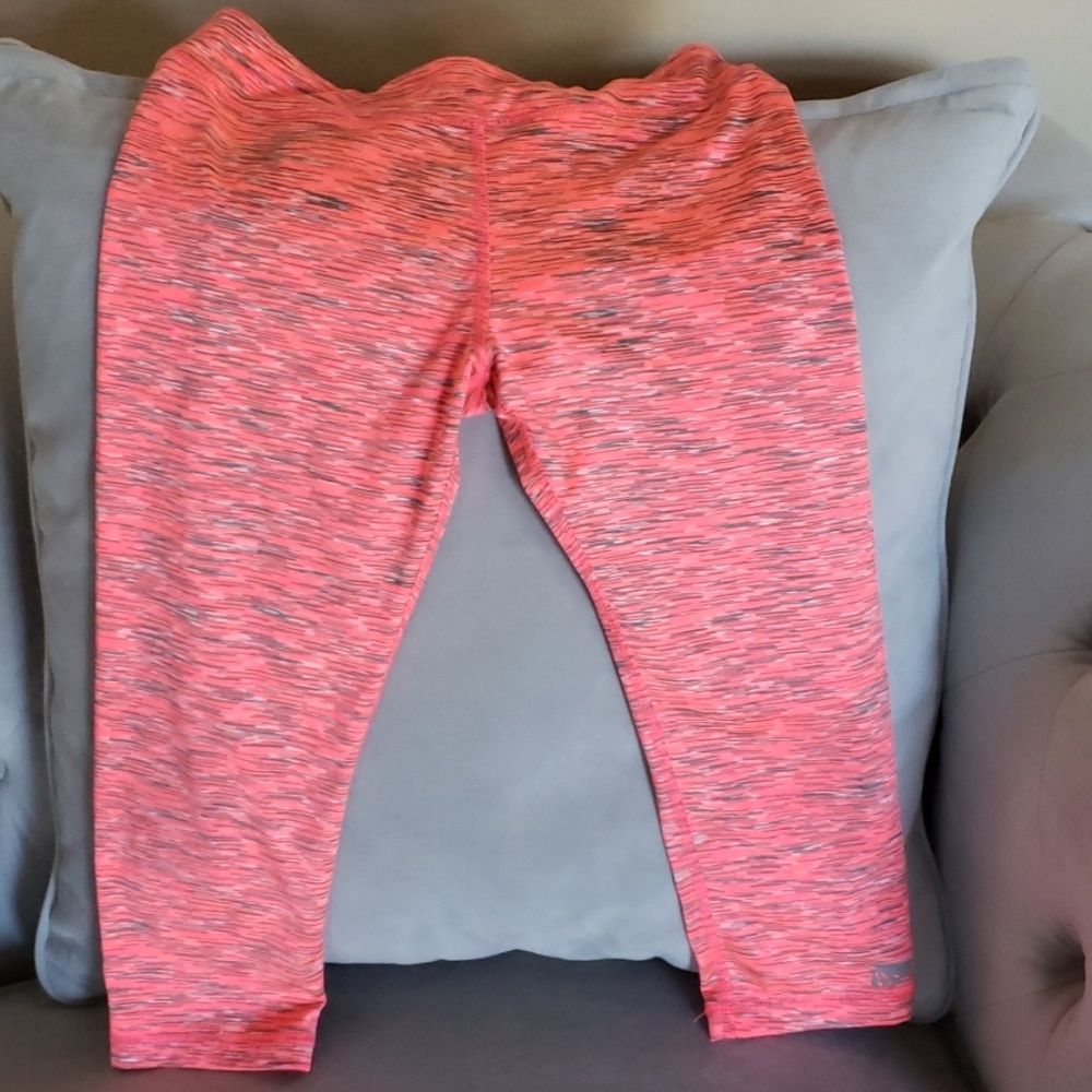 Marika capri girls leggings